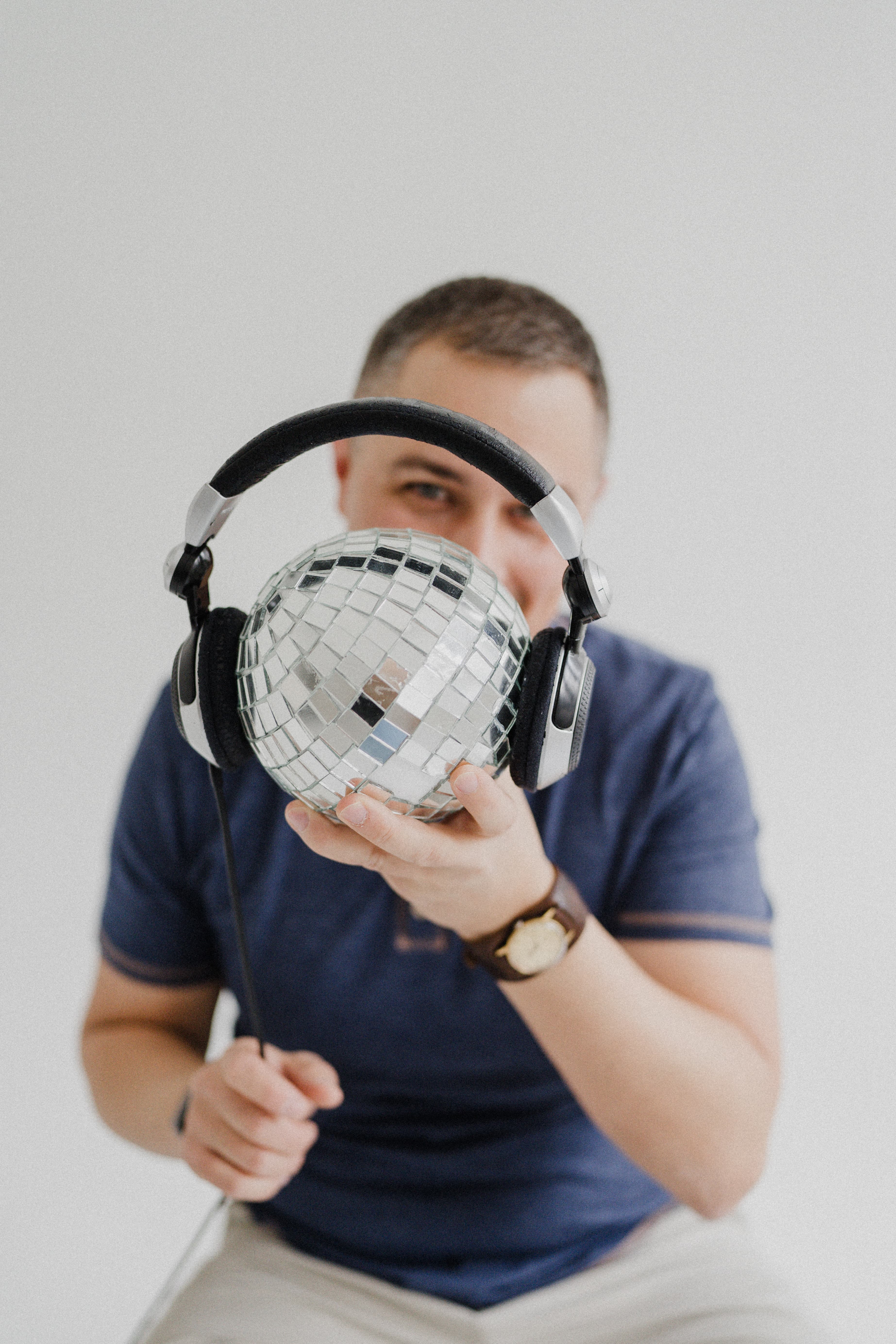 DJ begleitet eine Feier in Bern